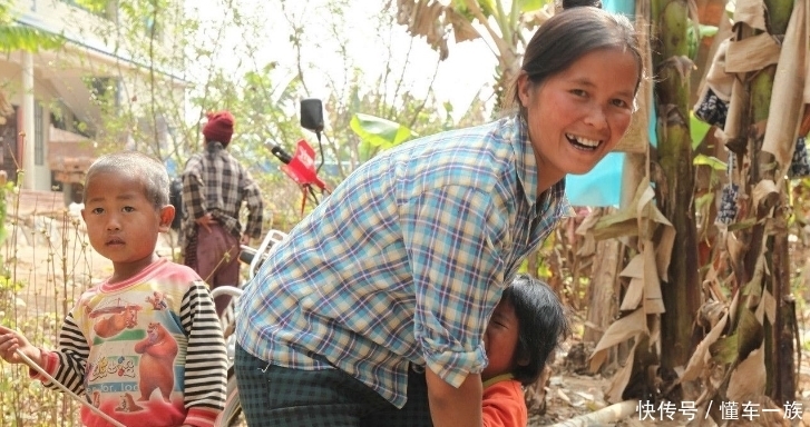 此地离中国仅有9公里，国民却说汉语，用人民币，做梦都想回祖国