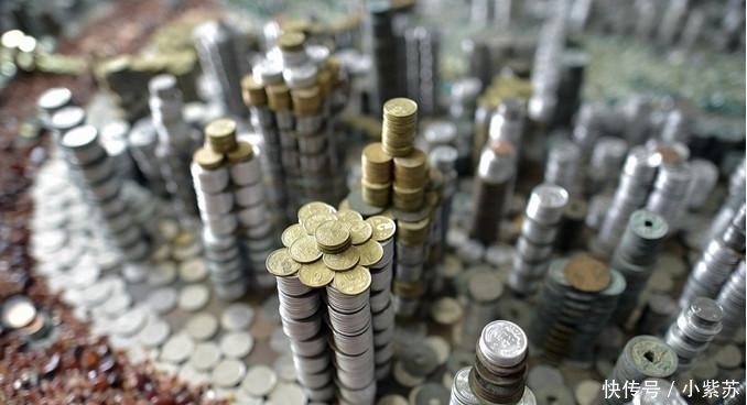 男子1月用5万枚硬币造一座城, 中国从来不缺人才, 只是被埋没了