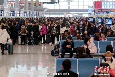 2019年春运将严打霸座！2018年铁总公布1793人被限乘火车