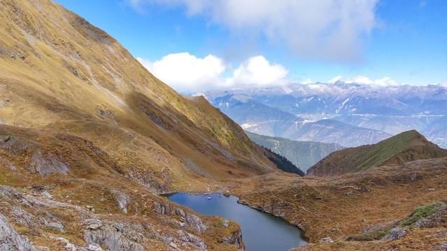 云南这个村庄隐藏在大山深处,至今不通公路,却美成“世外桃源”