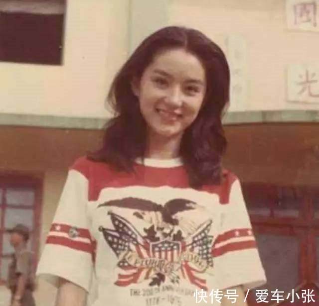 林青霞：三十年前的街拍，比现在的女明星还要漂亮！