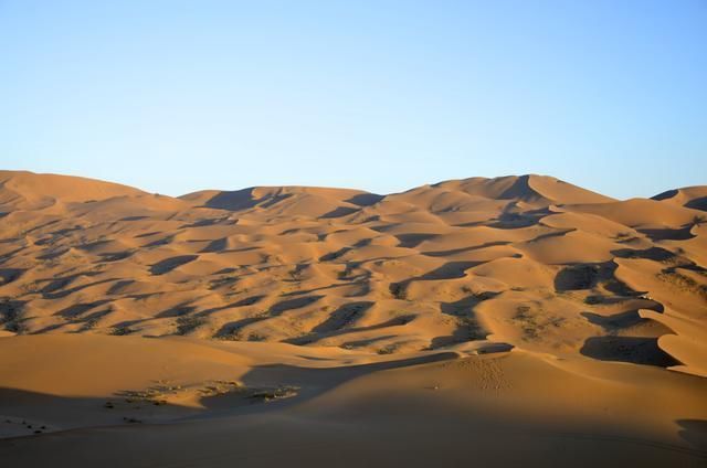 内蒙古景区之巴丹吉林沙漠