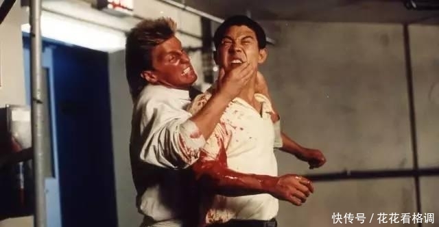 『这部』1989年，李连杰接拍这部功夫片，拍完却被嘉禾雪藏了3年才准上映