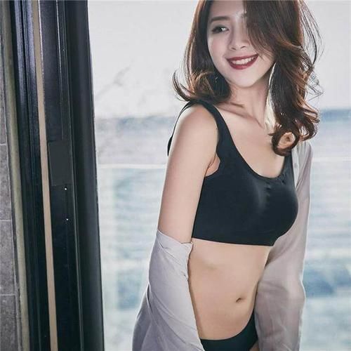 薄款透彻的衣服要穿什么内衣,才不会让这个夏季成为尴尬!