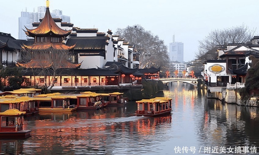 南京夫子庙,为何很多当地人都不愿意前往呢?网友:变味了