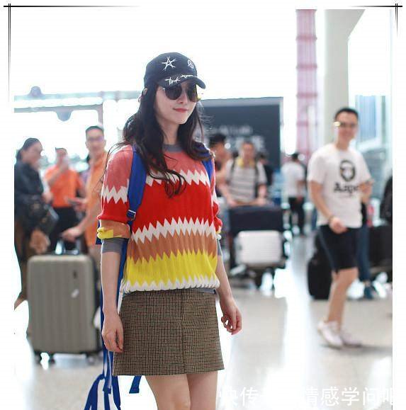 看了范冰冰穿短裙，再看看张馨予，真想对李晨说一句好福气！