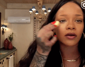 同时撞脸倪妮蕾哈娜是什么感受?而且这位刘柏辛的上扬眼也太撩人