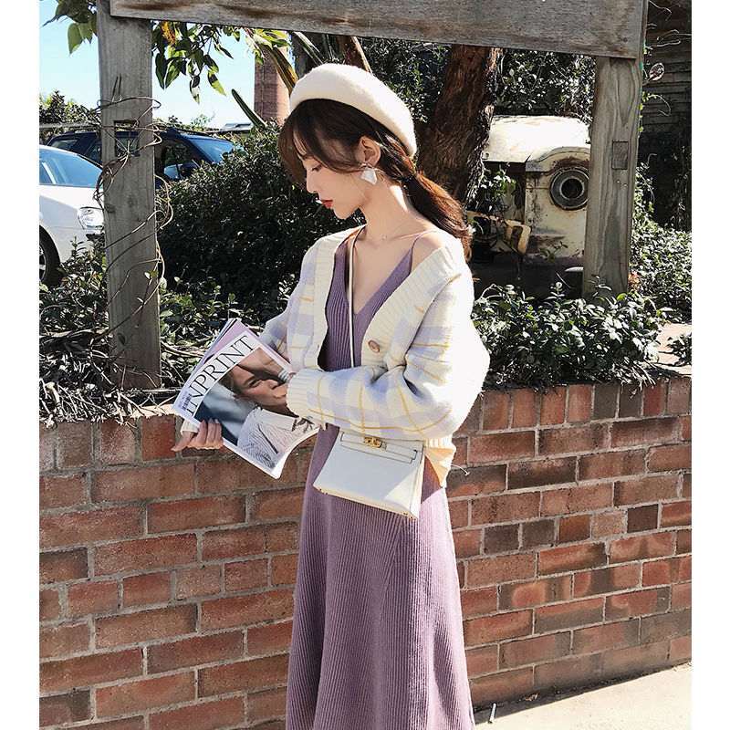 被秋天的老婆惊艳到了!身着衬衫衫，不减肥都显瘦，美出新高度