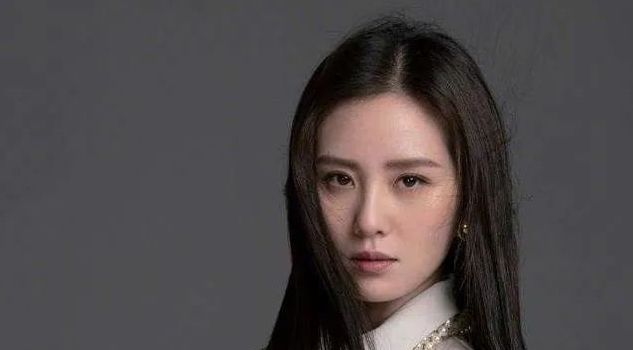  #众人#刘诗诗“黑长直”示众，惊艳众人，谈婚后感情生活