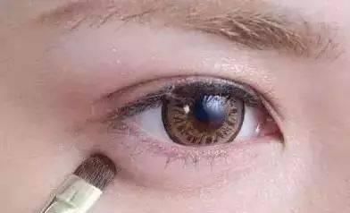  眼妆■十分“想”说丨卧蚕怎么画？两招教你轻轻松松化立体式眼妆画法！