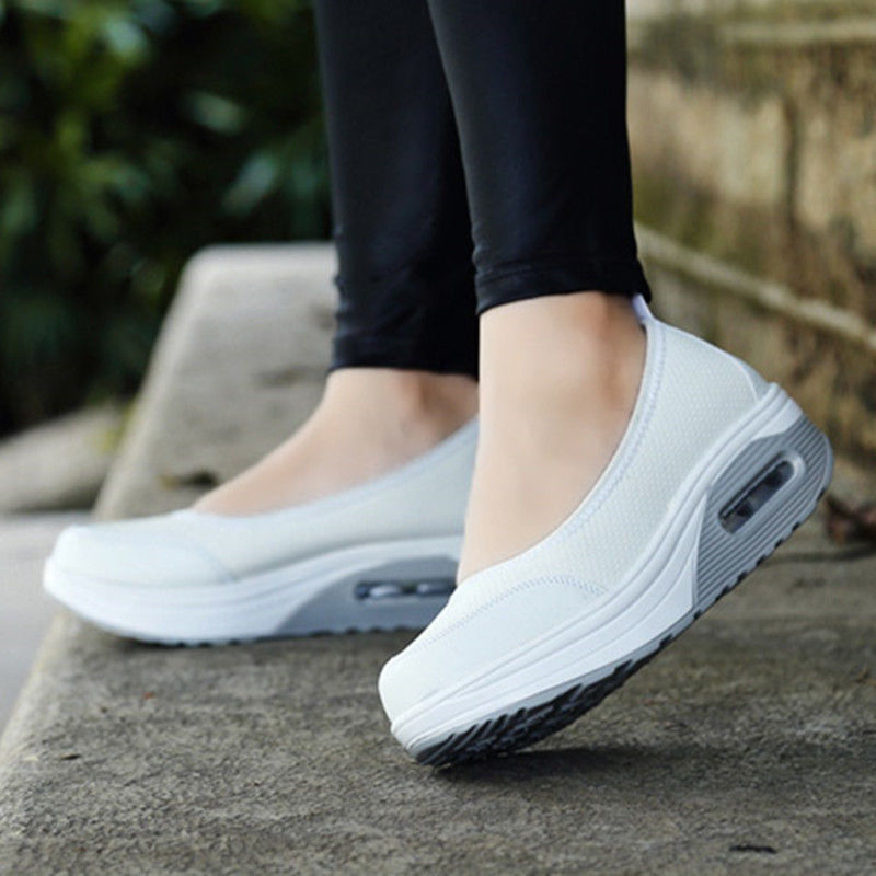 布鞋不兴了，今秋流行这女鞋，上脚舒适典雅，国庆出游穿最适合了