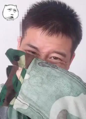 “钢铁肥宅”学化妆，几分钟后变身，这是开了美颜滤镜的区别？