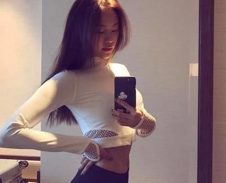 百搭又修身的时尚利器，打底裤让你的美无处可藏！