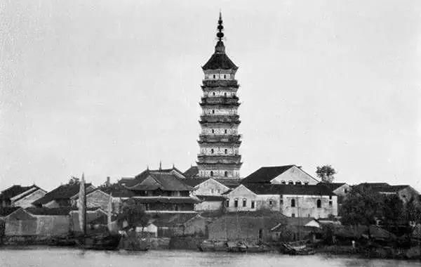 美国人在鞋盒里发现了6000张中国老照片，轰动全世界