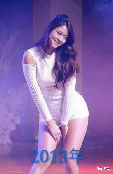 景甜凸出的小肚子衣服都遮不住，体型快和蒋欣一样了