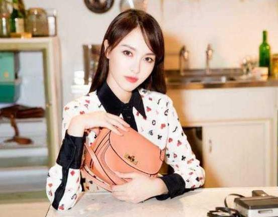 端庄优雅，恬静可爱惹人怜的唐嫣，难怪罗晋那么爱她