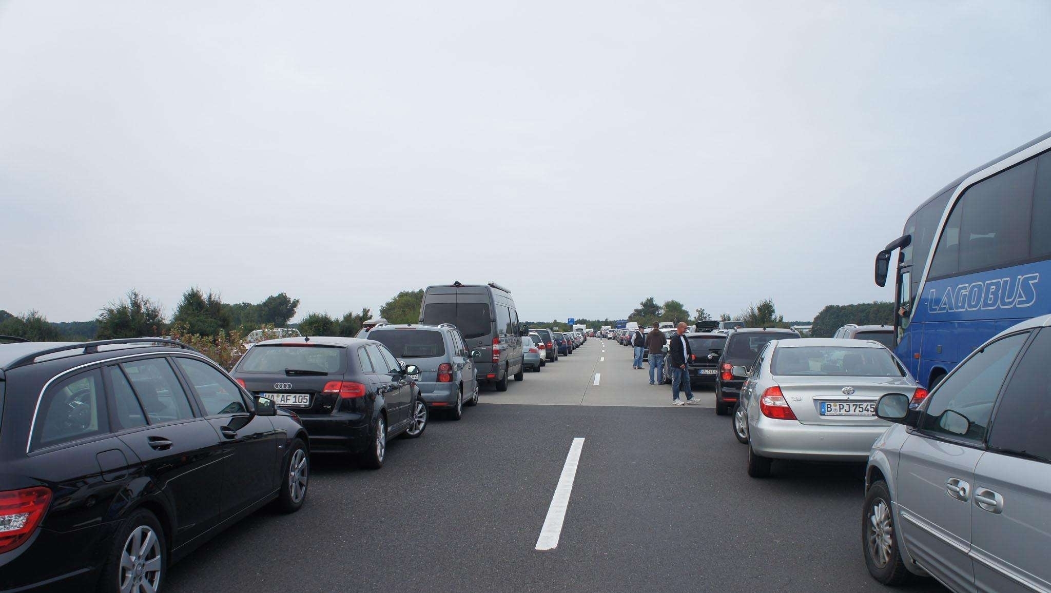  车道：高速上这个“怪现象”，终于开始整顿了，司机：早该如此