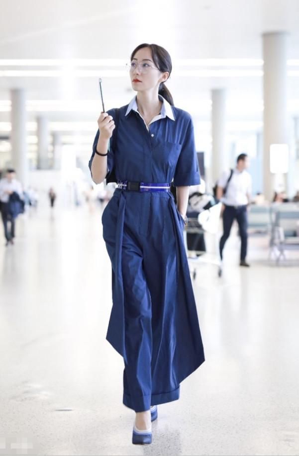 本以为韩雪穿连体服够完美了，可看到蓝盈莹后才知道什么叫气质！