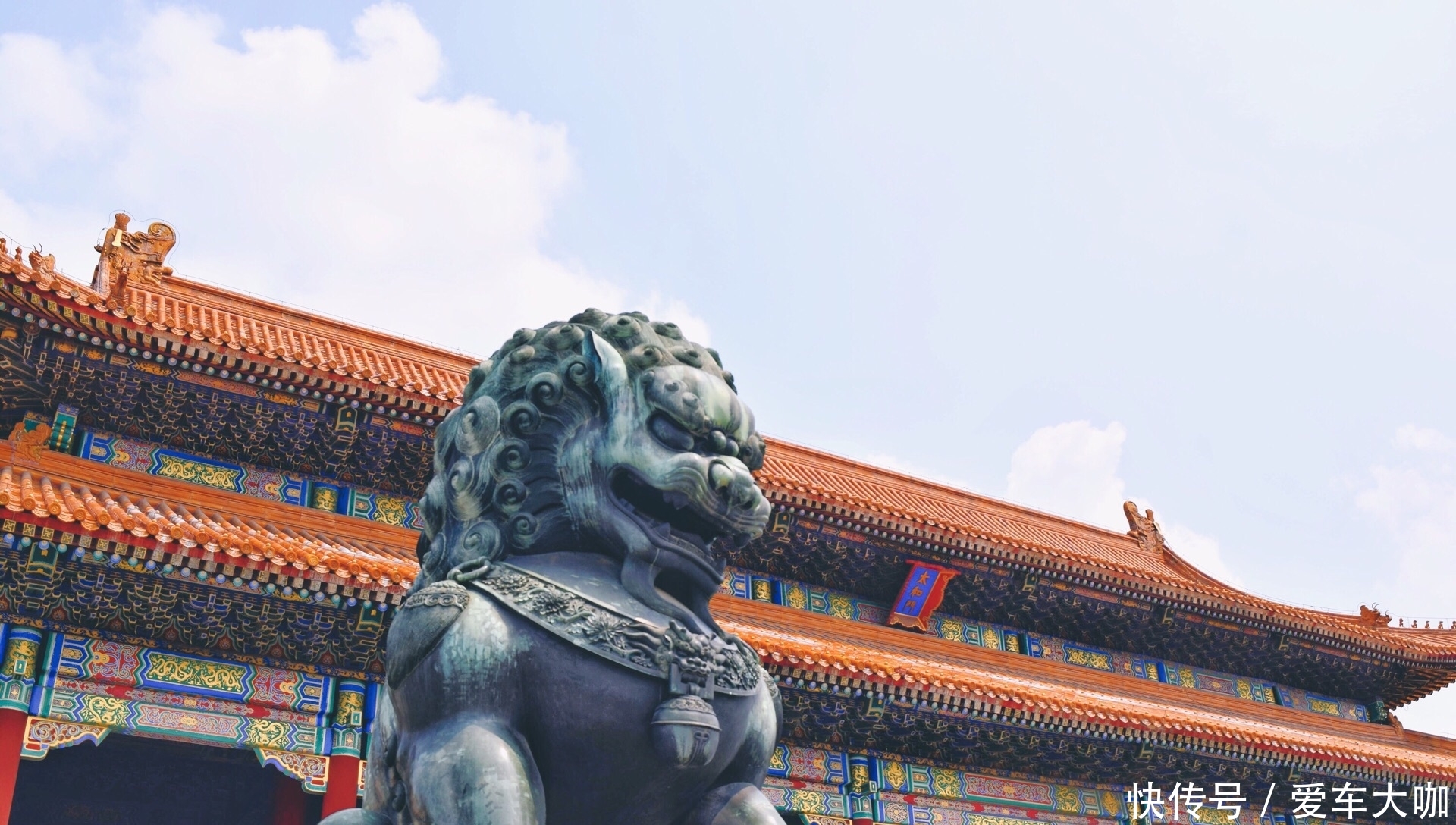 亲身经历证明，故宫是可以拍出近乎无人的照片的