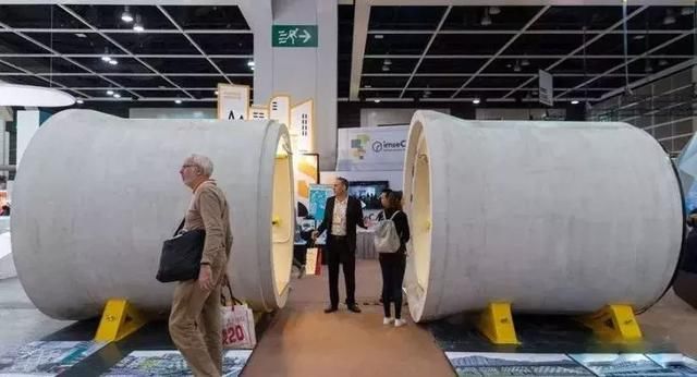 11平能住2人，香港继“棺材房”后又出“水管房”