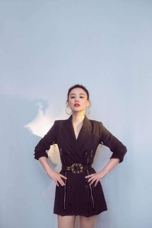 马思纯你咋这么显腿长呢，身高咋看也得有175！