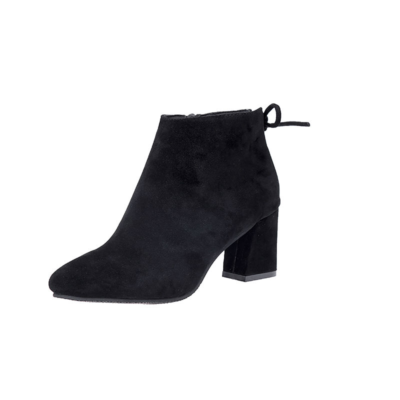 身高不足1米6，入秋后裤子别乱穿!九分烟管裤+马丁靴，巨显高