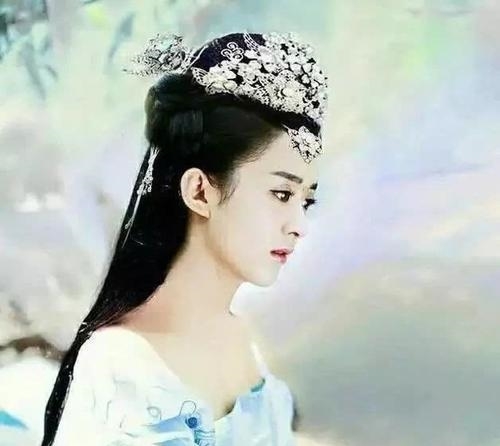 #狂妃#赵丽颖首部穿越剧《法医狂妃》,搭档小12岁吴磊,剧照美出新高度
