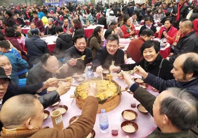 万人年猪宴，传统美食节，湖北长阳冬祭开始了