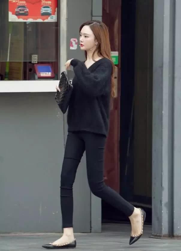 你知道让美女来街拍会和她说什么吗?