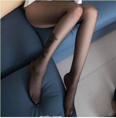 一双尖头细跟，时尚休闲，透气清爽，优雅气质，个性潮范