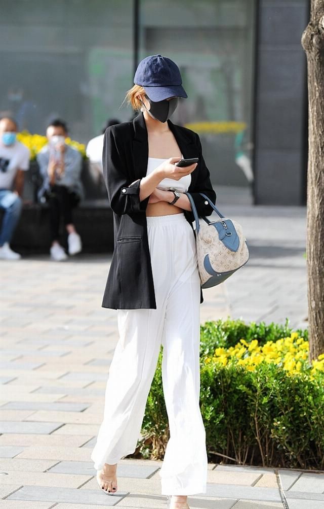  『搭配』街拍：重新逛街的日子，美女搭配更精心