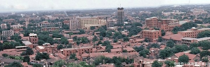  「经济总量」河南的省会郑州，作为国家中心城市，为何不是副省