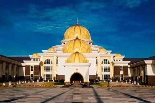  「教育」这个小国家却成为亚洲最富：国民不用交税，医疗教育全