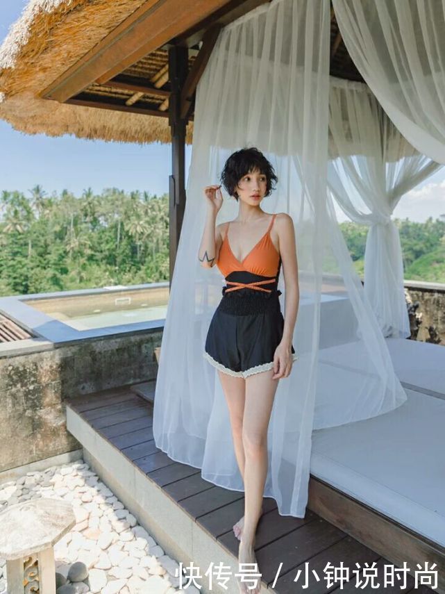 有了几款泳衣去海边,目光都聚集在你身上,网友:深深被吸引!