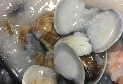 「美食」宅在家中吃美食：海鲜粥