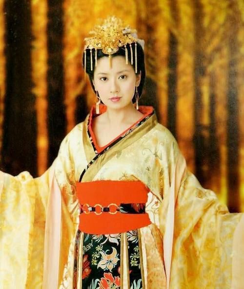 【金光闪闪】穿上皇后凤袍的女子:王宝钏金光闪闪、窦漪房大气、武媚娘华丽!