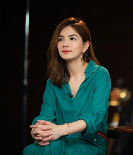 42岁的马伊琍38岁Ella撞衫，网友:这这撞得有点惨!