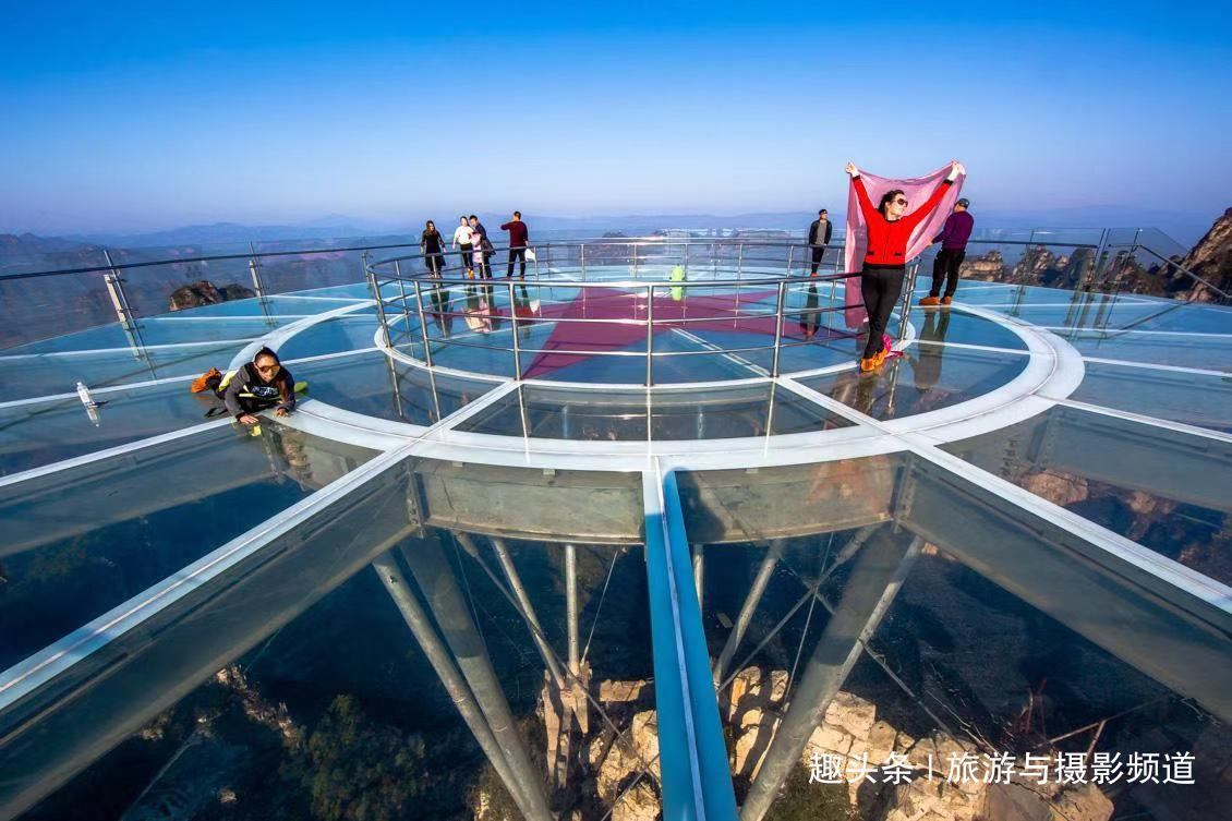 中国“最爱国”的玻璃桥!仅凭8根柱子支撑建在狼牙山山顶上!