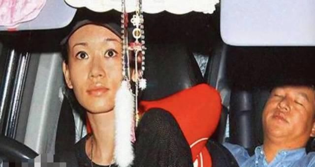  [儿子]杨思琦带儿子拍写真，合照未见爸爸出镜，香港网友：孩子太可怜了