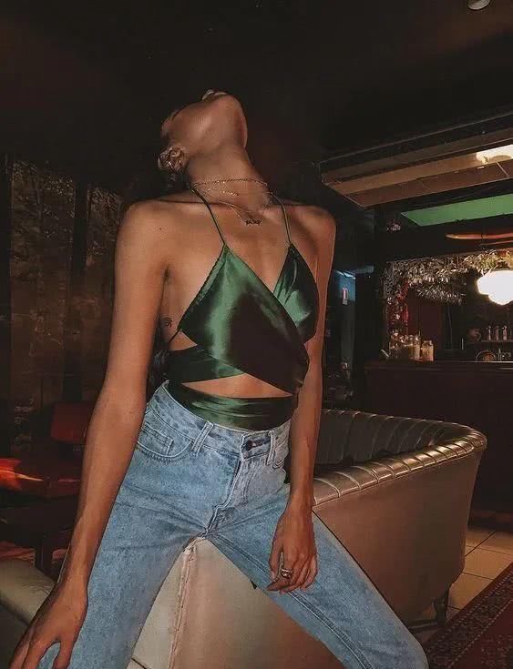  『Top』穿好一件Crop Top，其实可以很藏肉？