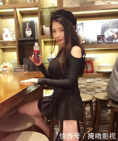 徐冬冬大秀好身材,上半身引人注目,而她的大长腿同样很美!