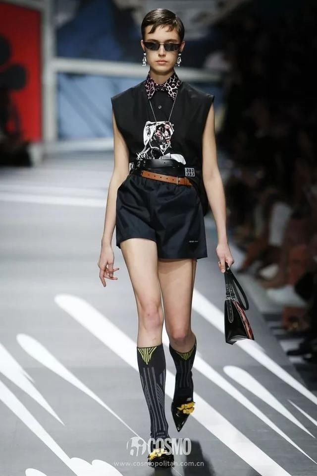 时髦办|骑行裤是被卡戴珊家族带火的?把戴安娜王妃放在哪里!