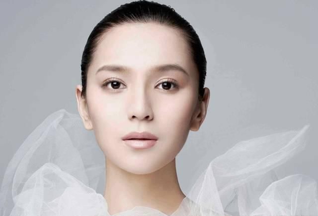  『对比』对比看一下，女性长哪样脸形最命好？