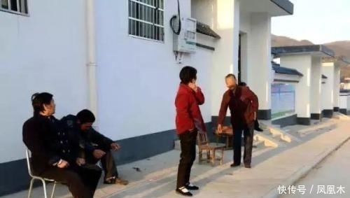 “合村并镇”一旦开始, 4个“红包”家家有份, 专家: 农民偷着乐