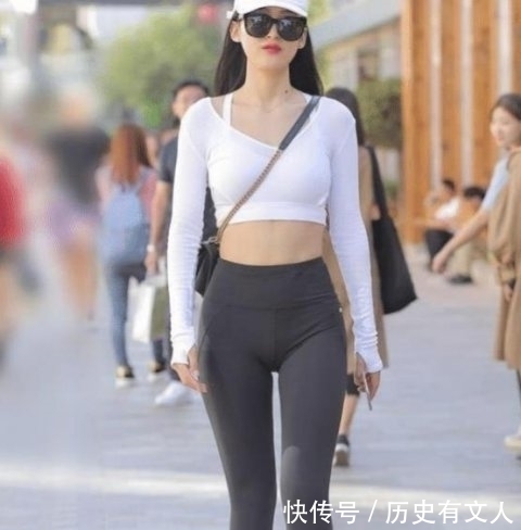  『气质』潮流小姐姐亭亭玉立，端庄娴雅，这是女人的标准身材吗？