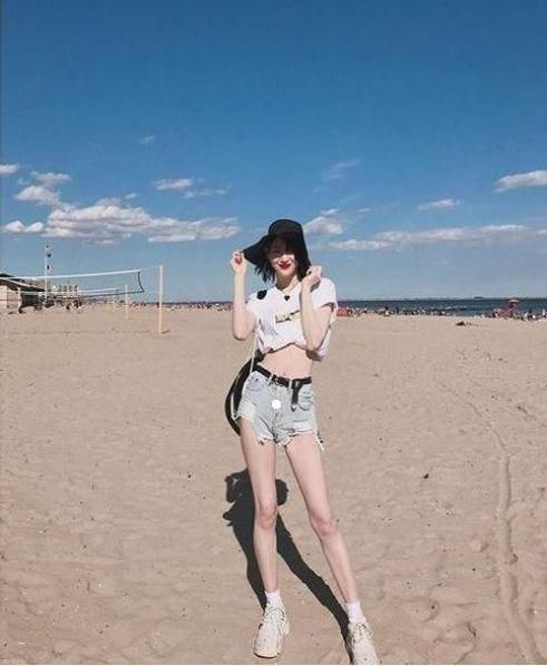 身高179的她为减肥一个月只喝水，瘦到脱相堪比毁容