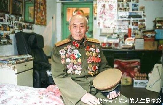 他隐姓埋名40年儿女不知其身份，借钱住院身份曝光，惊动军方