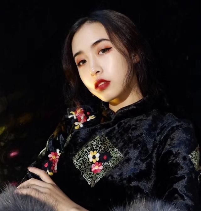 【女人】2020年3款好看的旗袍,迷人又华丽,女人就该有件像样的旗袍