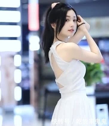  「气质」白色连衣裙，时尚简约穿搭，搭配东方女性魅力气质