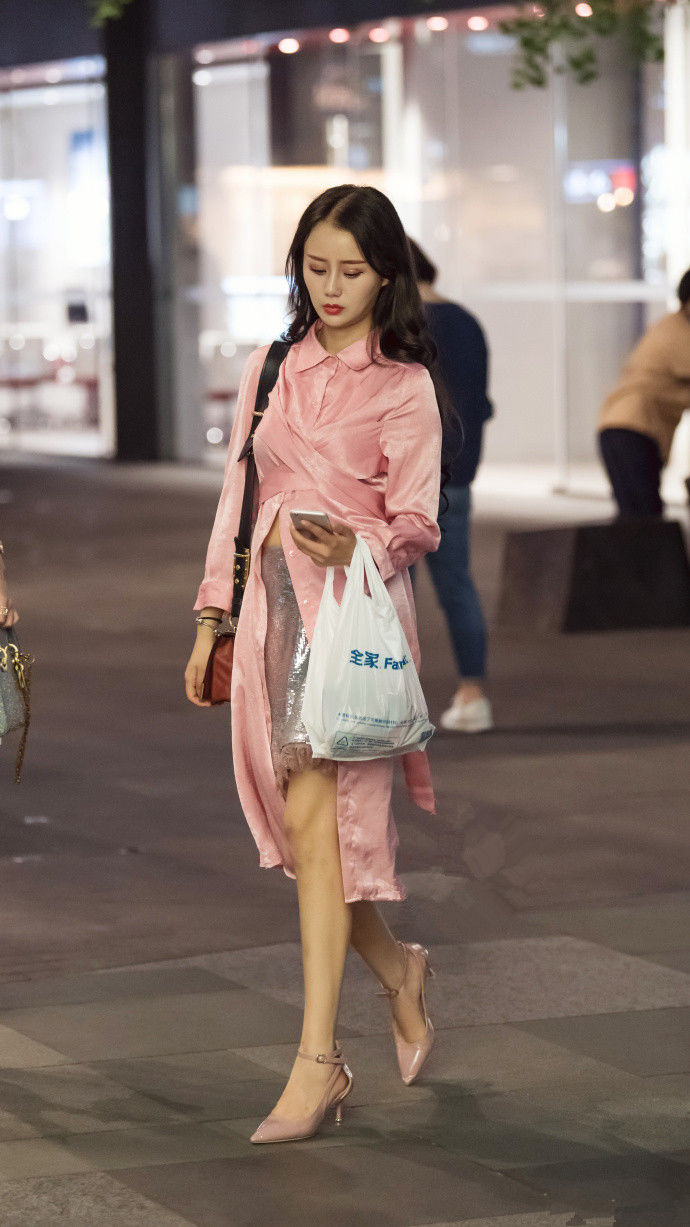 成都街拍，身材好颜值高穿什么都好看